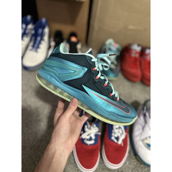 LeBron 11 Low Turbo Green 2014 Size 11 - Picture 1 of 4